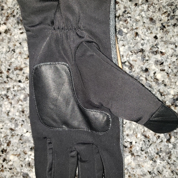 Women's gloves - Picture 2 of 3